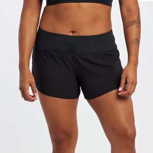 NWOT oiselle Women's Roga Black Running Athletic Shorts with Back Pocket